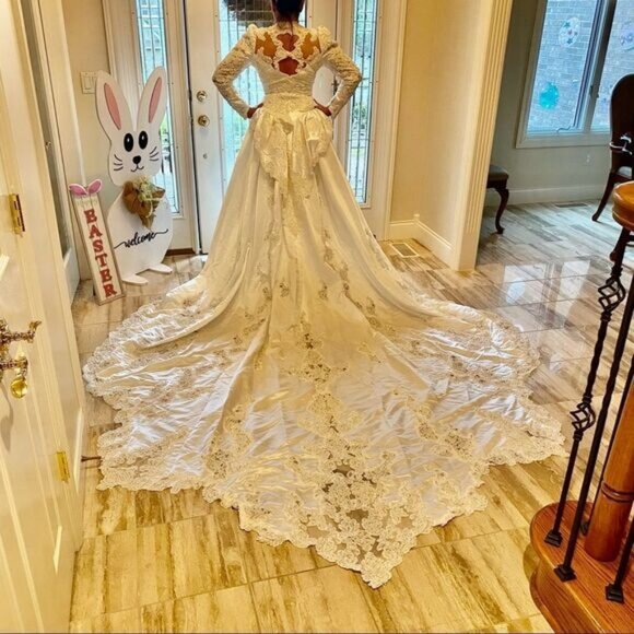 Vintage Triple Cathedral Wedding Dress - Picture 9 of 16